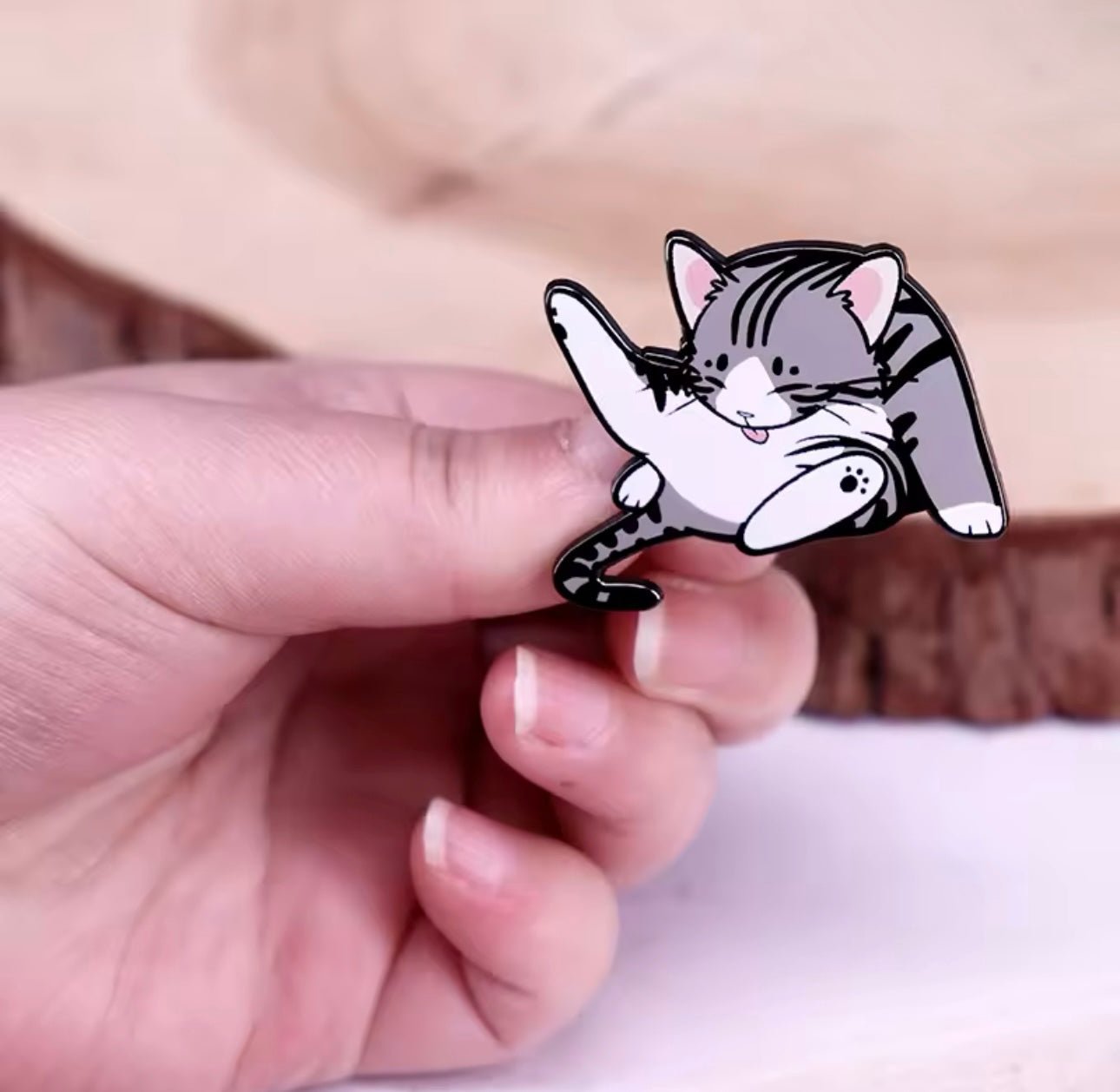 Cute Grooming Grey Cat Enamel Pin Animal Lapel Pin - Backpack Clothing Accessories | MeowMart - Jewelry - MeowMart