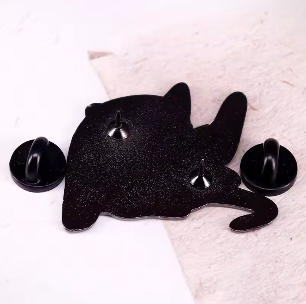 Cute Grooming Grey Cat Enamel Pin Animal Lapel Pin - Backpack Clothing Accessories | MeowMart - Jewelry - MeowMart