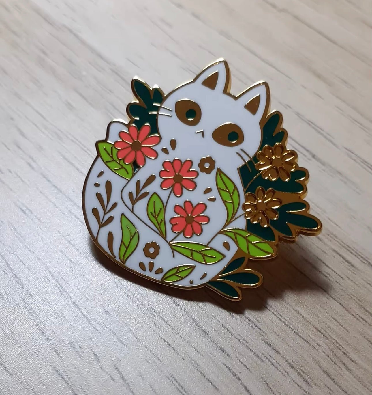 Elegant Floral Cat Enamel Pin Animal Lapel Pin - Backpack Clothing Accessories | MeowMart - Jewelry - MeowMart
